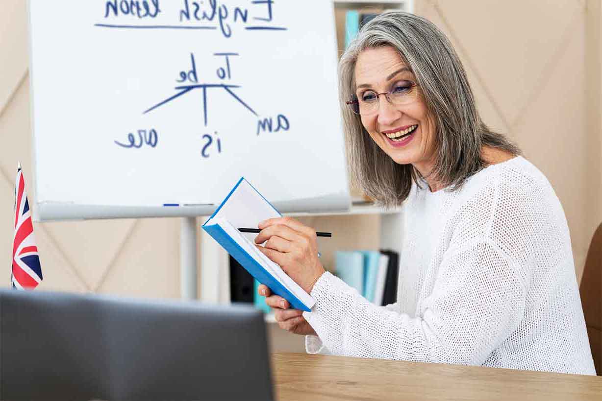 education advisor Dubai by Edumaiz